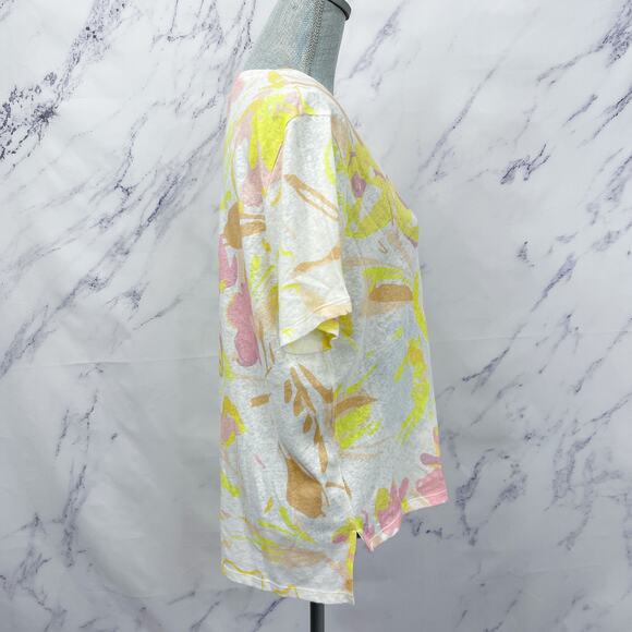 Ted Baker London | Ciana V-Neck Floral Linen/Cotton Blend T-Shirt | US 8 (S/M) - Picture 4 of 11